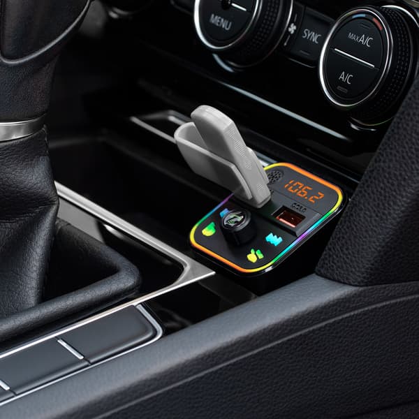 Lähetin FM Bluetooth 5.3 2xUSB SD laturi QC Peiying