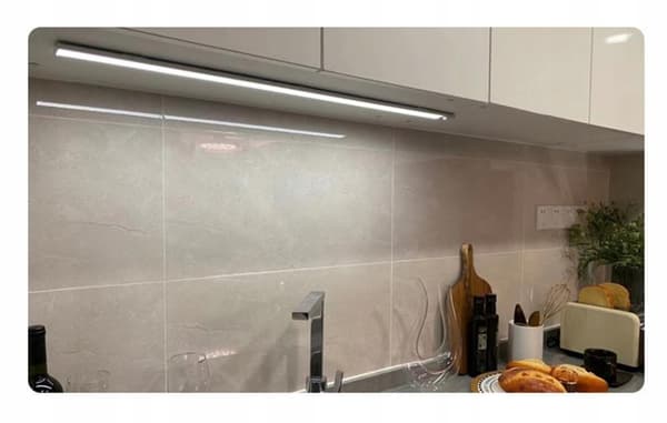 Selvklæbende LED-bevægelsessensorlampe 50 cm nat USB til garderobe under møbler