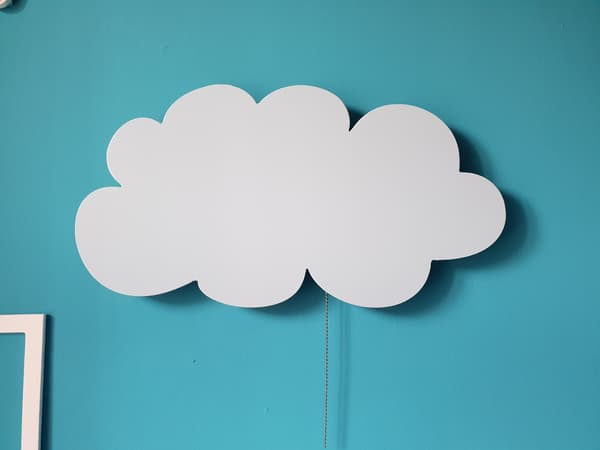 Batteridrevet LED-natlampe med sky
