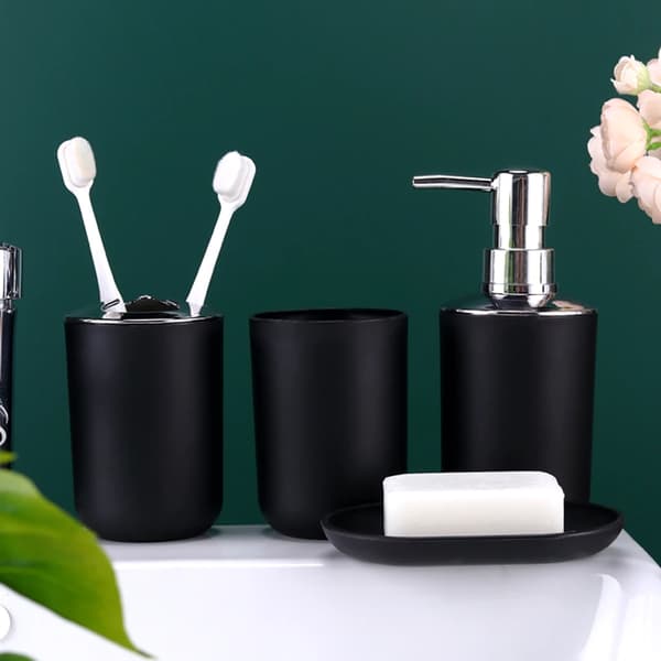 Sæt med 6 Flores badeværelsestilbehør, sort