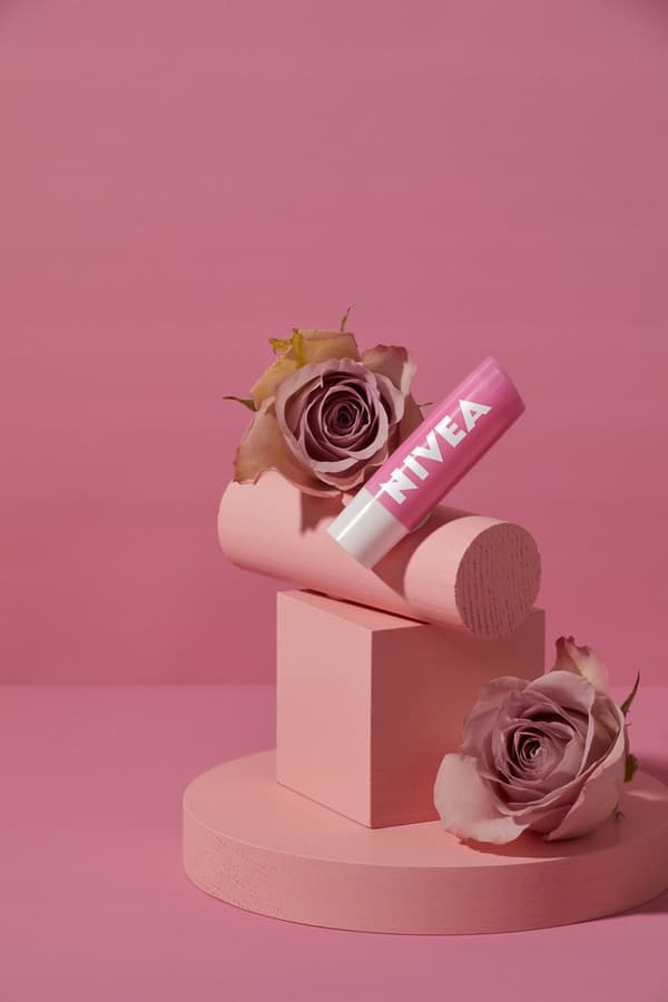 NIVEA Soft Rose vård leppöm 4,8 g
