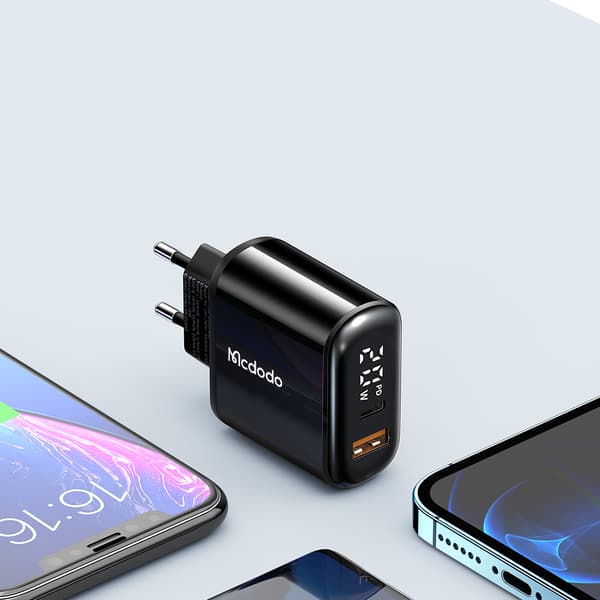 MCDODO SNABB TELEFON VÄGGLADDARE 2X USB USB-C PD 20W METER