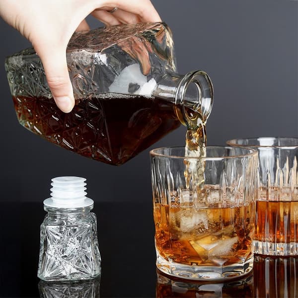 Lasinen viskikarafe 830 ml