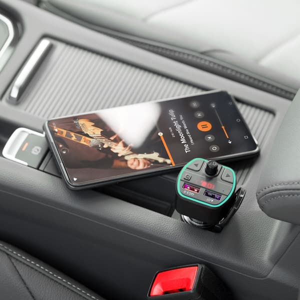 Bluetooth 5.0 -lähetin nopea laturi 2x USB LED 12-24V Micro SD MP3
