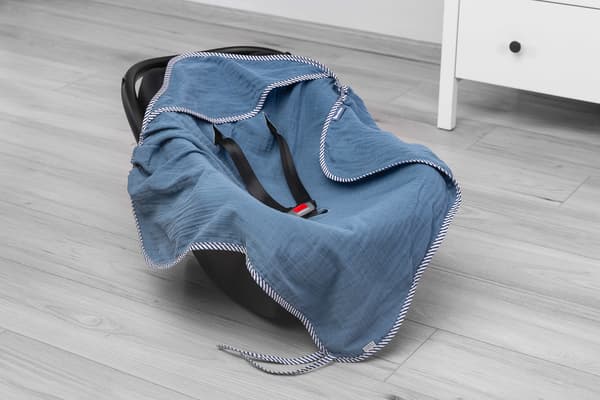 BLÅTT MUSLIN BILSTOLSKYDD 75x75