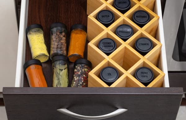 BAMBU KRYDDORGANIZER 14 BURKAR 48 ETIKETTER kök