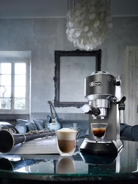 Espressokeitin De'Longhi EC 685.BK Dedica Style