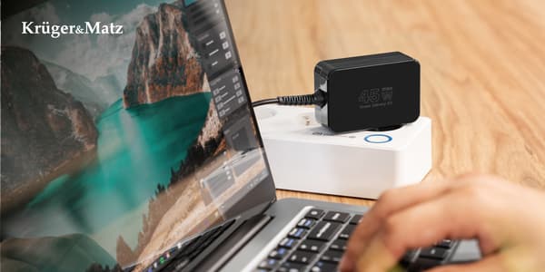 Kruger&Matz 45W yleisvirtalähde Power Delivery -toiminnolla, 7 napaa