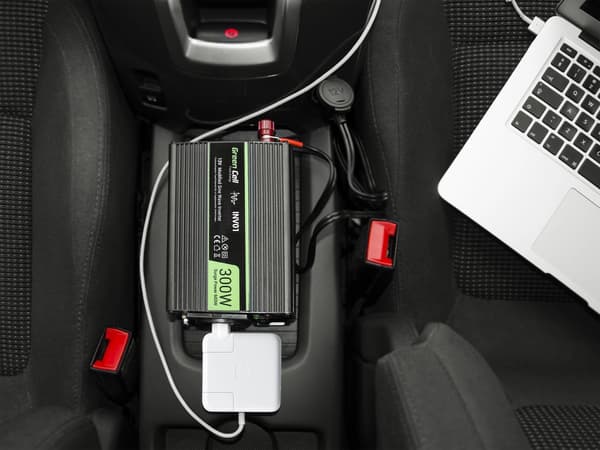 Green Cell INV15 Autoinvertteri 12V-230V 3000W/6000W