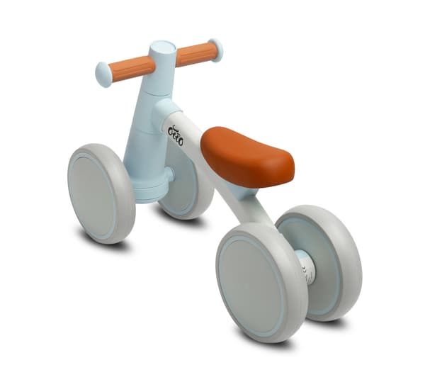 Otto blå løbecykel