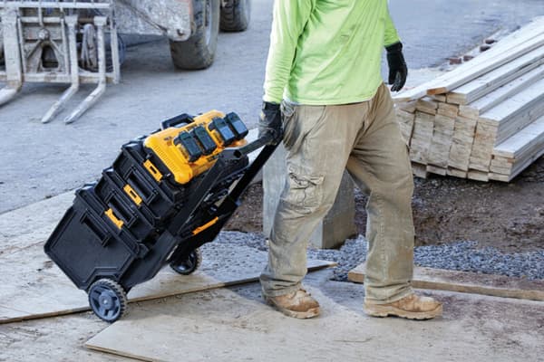 XR-LADDARE 8.0A 4*18V - DW DCB104