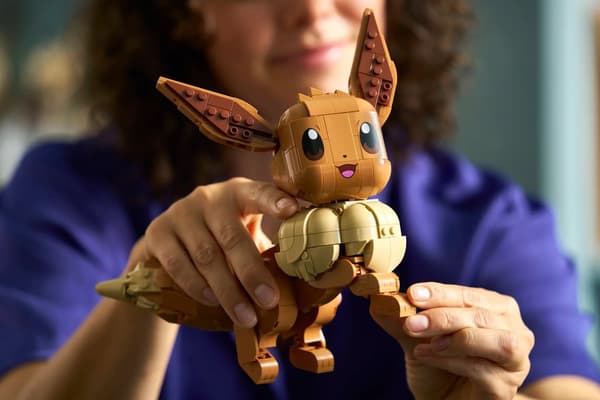 LEGO Pokémon 72151 Eevee, 587 dele, til voksne