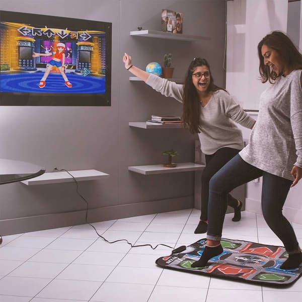 Tummen upp ELLER-RETDANCEM dansmatta