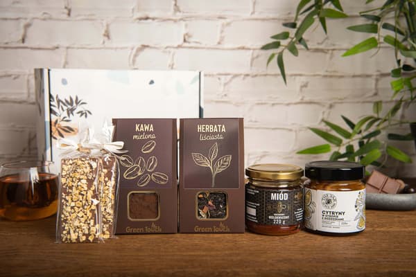 Presentlåda set korg med te och kaffe honung citroner med önskningar