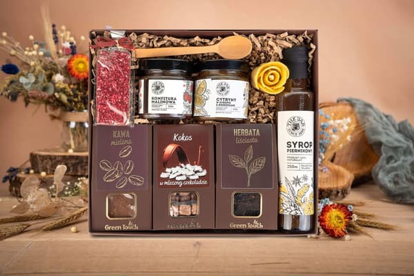 Presentkorg set kaffe te sirap syltetøy choklad i en låda