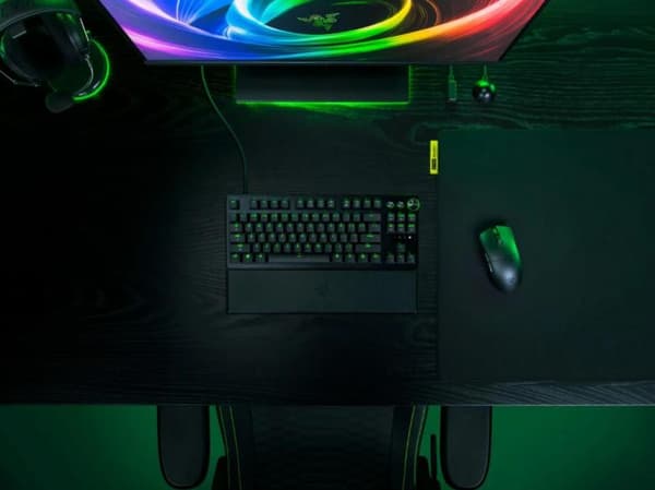 RAZER Viper V4 Pro -hiiri, musta