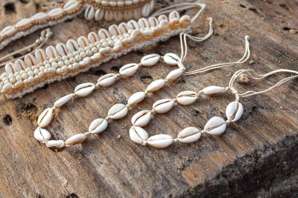 Choker halskæde med muslinger KAURI