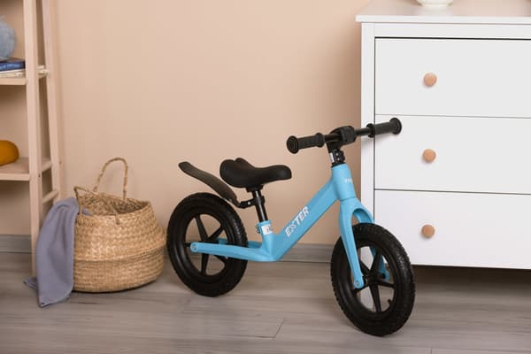 Ekstern blå løbecykel