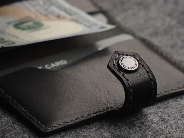 EASY WALLET lavet af Nomad garvet læder, sort