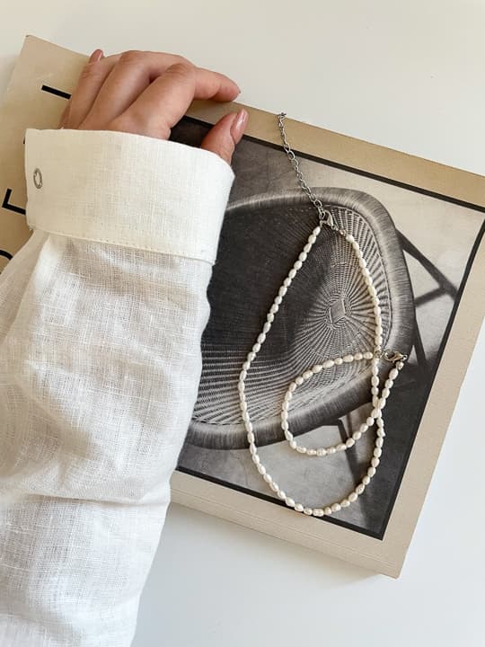 Armband med vita pärlor