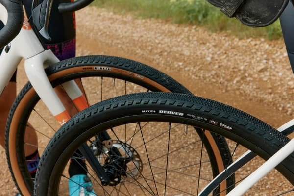 Maxxis Reaver EXO/TR vikbar gravelcykeldäck 700x40c grå