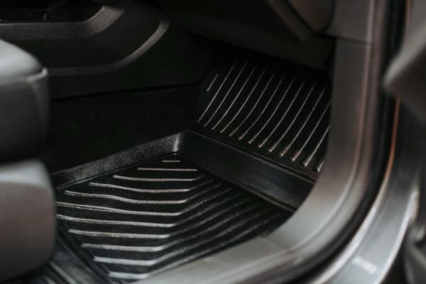 Gummimattor 3D för Toyota Corolla E21 (hatchback, 2019-) - kant 5 cm