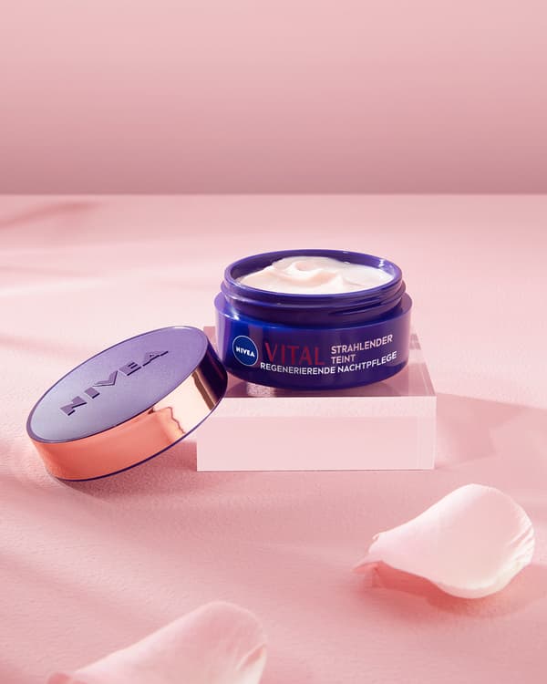 NIVEA VITAL STRÅLANDE HUD natkräm 50 ml