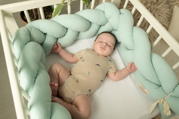 Flätad muslin spjälskydd 200 cm mintgrön