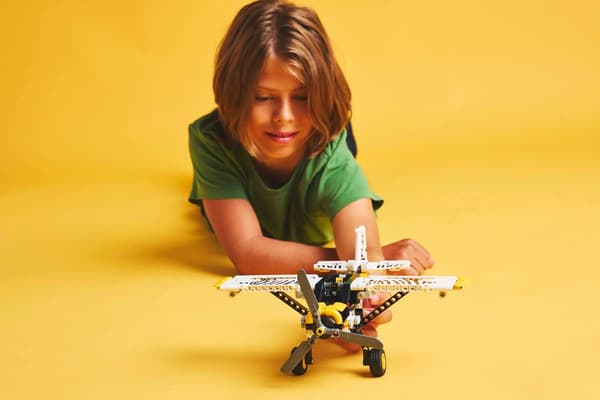 LEGO TECHNIC 42198 Fraktflygplan