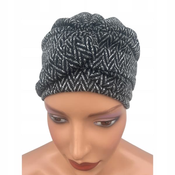 Elegant Blanca damhatt med turban och fiskbensfoder