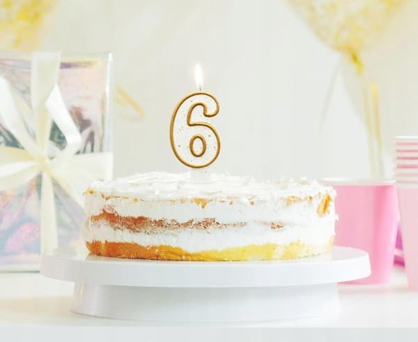 B&C ljus nummer 6 guldkontur 1-pack