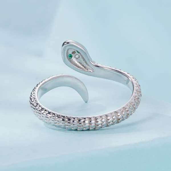 Silver justerbar ring med grönt öga orm silver 925