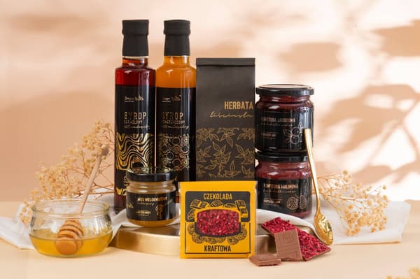 Gavekurvsæt gave te sirupper honning marmelade citroner boks