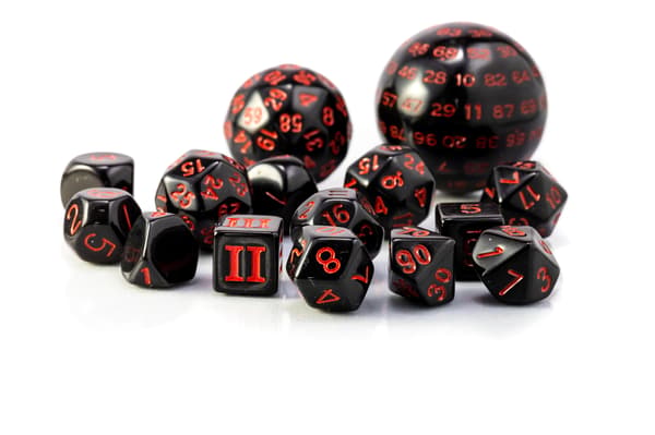 RPG-tärningar svarta och röda set med 15 tärningar