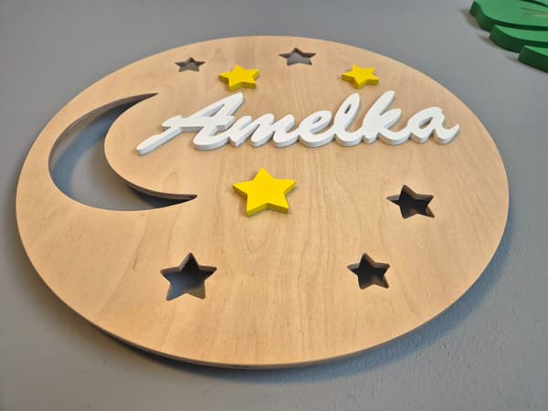 Tulajka natlampe med navnet Måne og stjerner