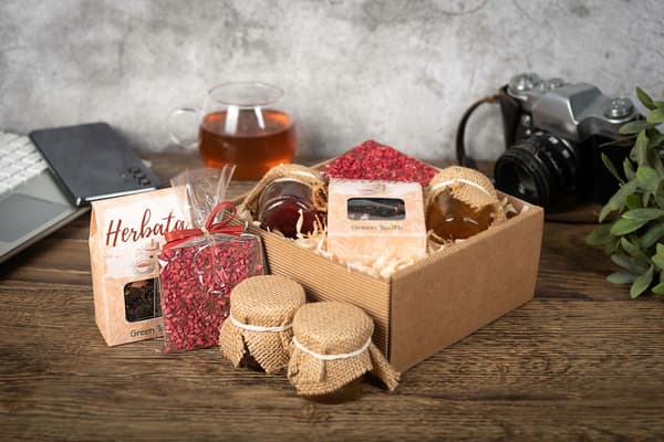 Presentset gåva te choklad honung