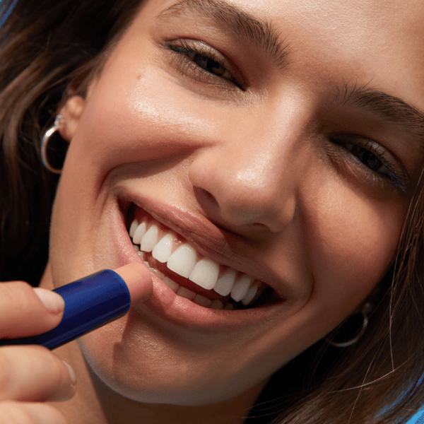 NIVEA Vård läppstift Caring Beauty 3i1 Nude 4,8 g