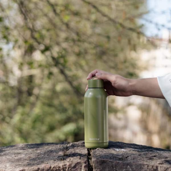 Quokka Solid - Termosflaska i rostfritt stål 510 ml (Olivgrön)