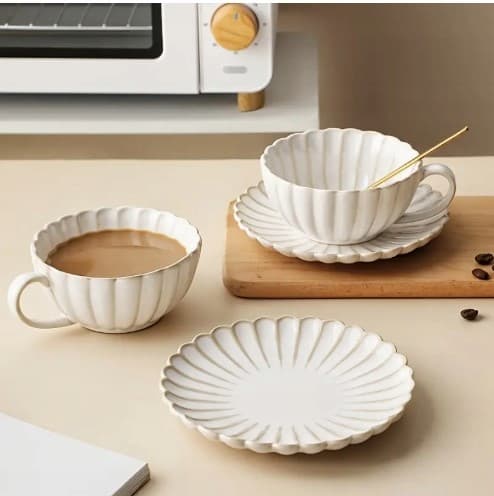 Sæt elegant kop og underkop til te og kaffe keramik hvid stor