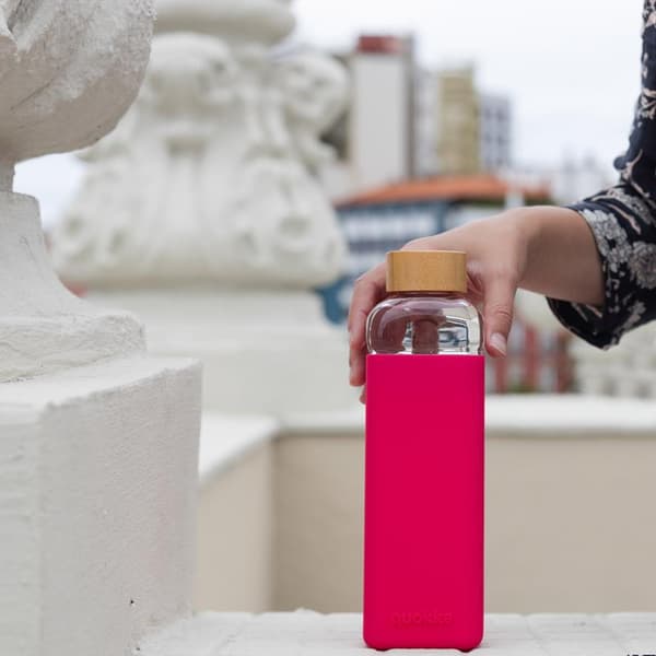 Quokka Storm - Glasvandflaske 700 ml (Maroon)