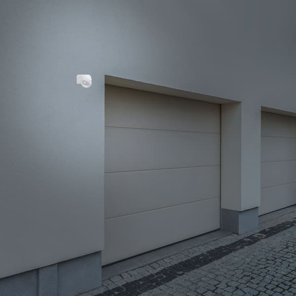 RÖRELSE- OCH SKYMNINGSSENSOR 180° - UTOMHUS - IP44 - VIT - SENSOR 12m
