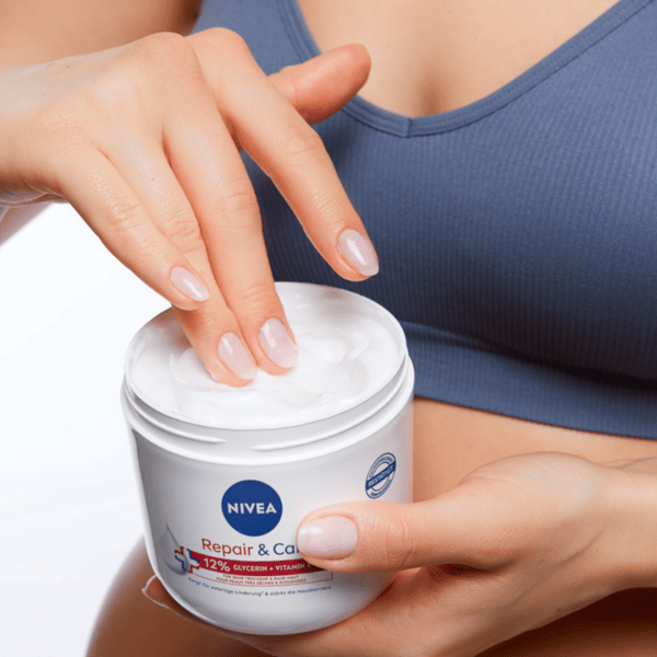 Nivea Repair & Care multifunktionell fuktighetskräm regenerering 400 ml