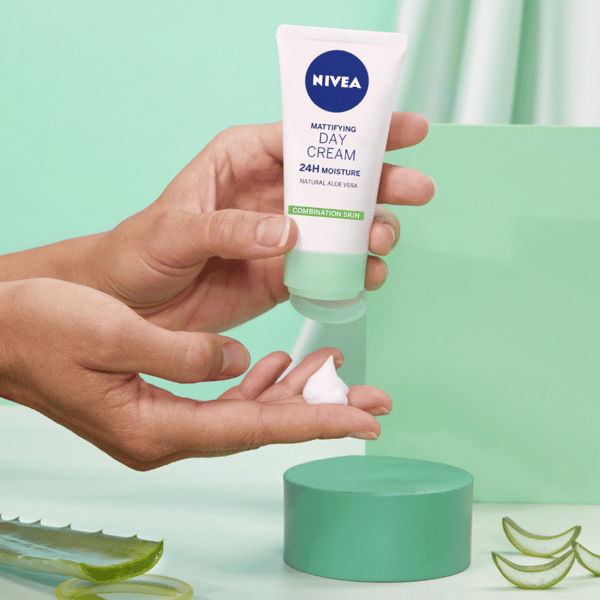 572663 NIVEA 24 timer fugt matterende dagcreme