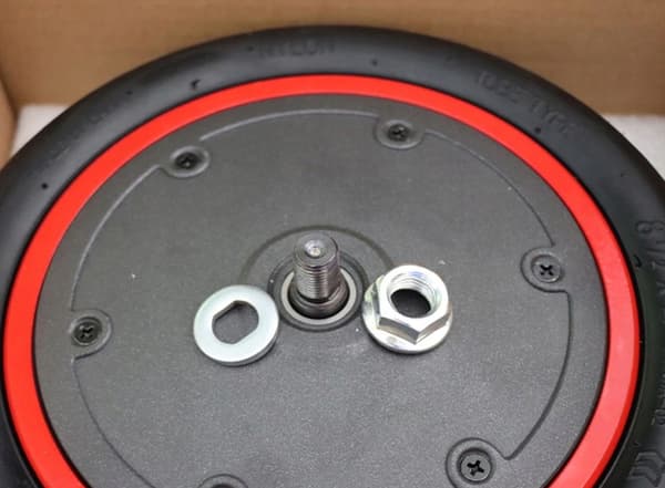 Framhjulsmutterskruv för Xiaomi-skoter