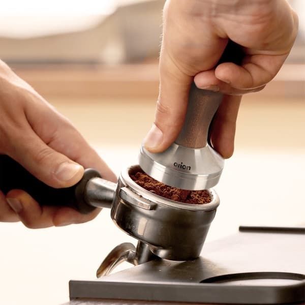 Kaffetamper i stål och trä 5x9,5 cm