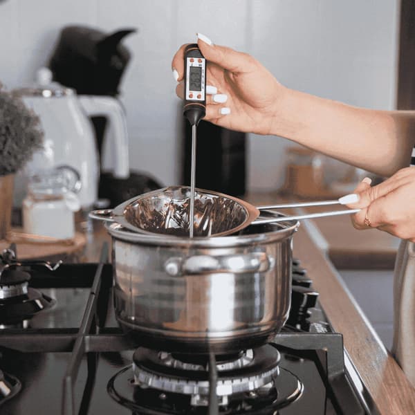 DIBYS Chokoladefremstillingssæt Hjemmelavede chokoladeforme Ingredienser