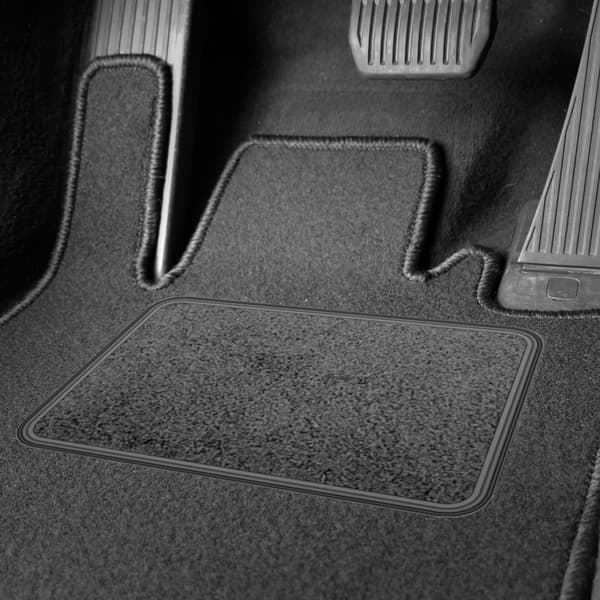 [BLM]AU040 Sort - Velourmåttesæt til Audi A8 D5 Kort 2018- - Sorte detaljer