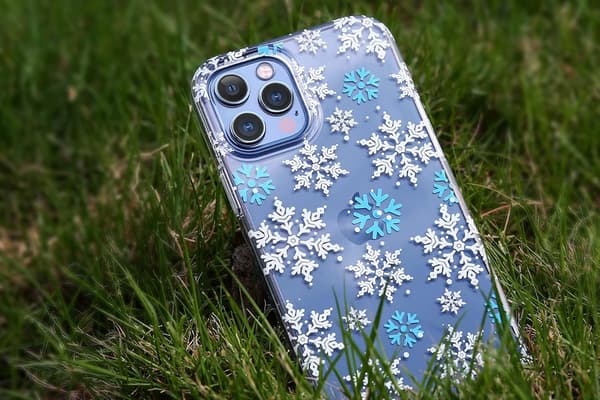 Härdat glasfodral för Apple iPhone 12/12 Pro, snöflingor, vinter, A2172