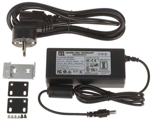 POE-SWITCH DS-3T0506HP-E/HS 4-PORTARS SFP Hikvision