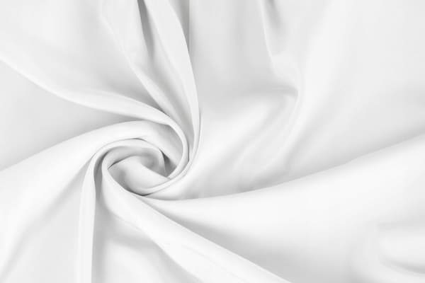 PLETRESISTENT HVID GLAT BORDDUG TIL BORD 200x160cm polyester 180g